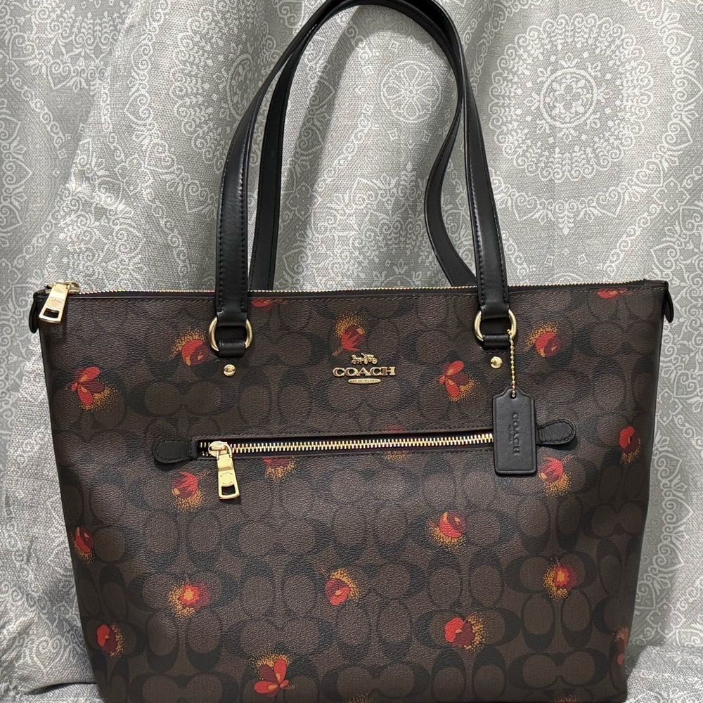 Gallery Tote Bag In Signature Canvas With Pop Floral Print